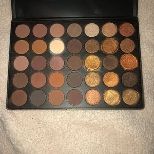 Morphe 35R eyeshadow palette